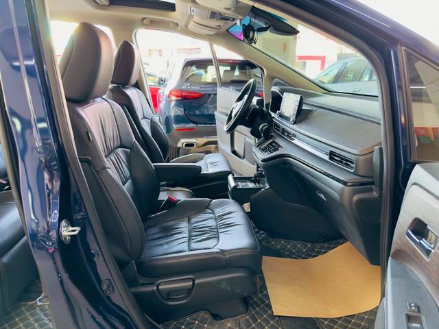 登峰版 原廠保固中 配備~I-KEY/單電動座椅/天窗/電尾門/ACC/CARPLAY/車道偏離/雙電動滑門(北安店)  第6張相片