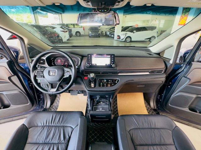 登峰版 原廠保固中 配備~I-KEY/單電動座椅/天窗/電尾門/ACC/CARPLAY/車道偏離/雙電動滑門(北安店)  第9張相片