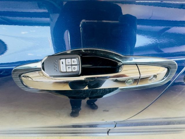 登峰版 原廠保固中 配備~I-KEY/單電動座椅/天窗/電尾門/ACC/CARPLAY/車道偏離/雙電動滑門(北安店)  第13張相片