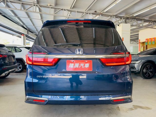 登峰版 原廠保固中 配備~I-KEY/單電動座椅/天窗/電尾門/ACC/CARPLAY/車道偏離/雙電動滑門(北安店)  第19張相片