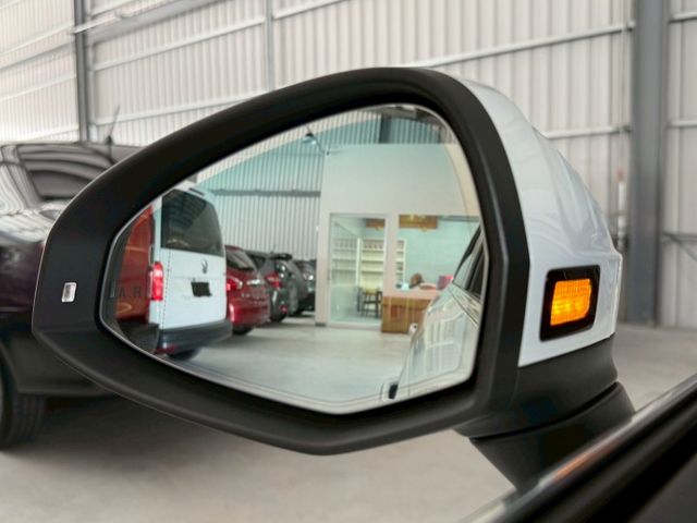 40 TFSi 配備~I-KEY/摸門/盲點/ACC/雙電動座椅/CARPLAY/單記憶椅/車道偏離/倒車顯影(海佃店)  第15張相片