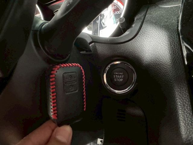 GLX 配備~I-KEY/摸門/定速/ACC/換檔撥片/360環景/盲點/車道偏離/電動後視鏡/恆溫 原鈑件(北安店)  第13張相片
