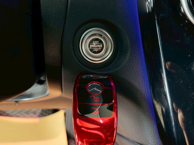 配備~I-KEY/摸門/雙電動記憶座椅/換檔撥片/CARPLAY/360環景/電動尾門/盲點/車道維持/ACC(北安店)  第12張相片