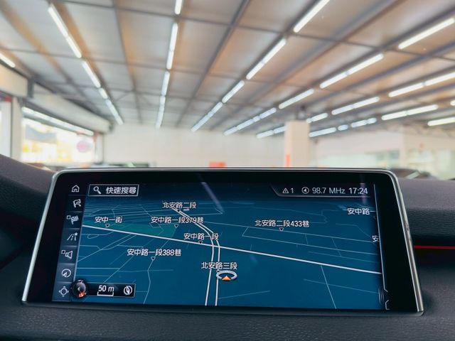 xDRIVE35i 配備~I-KEY/雙電動椅/電尾門/換檔撥片/360環景/導航/HID頭燈(北安店)  第11張相片
