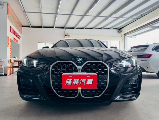 M版 配備~I-KEY/摸門/盲點/車道偏離/雙電動座椅/電動尾門/CARPLAY/360環景/曲線螢幕(北安店)  第2張相片