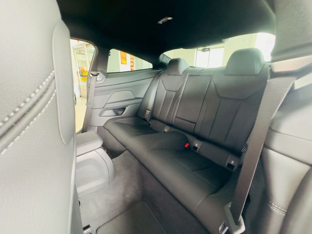 M版 配備~I-KEY/摸門/盲點/車道偏離/雙電動座椅/電動尾門/CARPLAY/360環景/曲線螢幕(北安店)  第5張相片