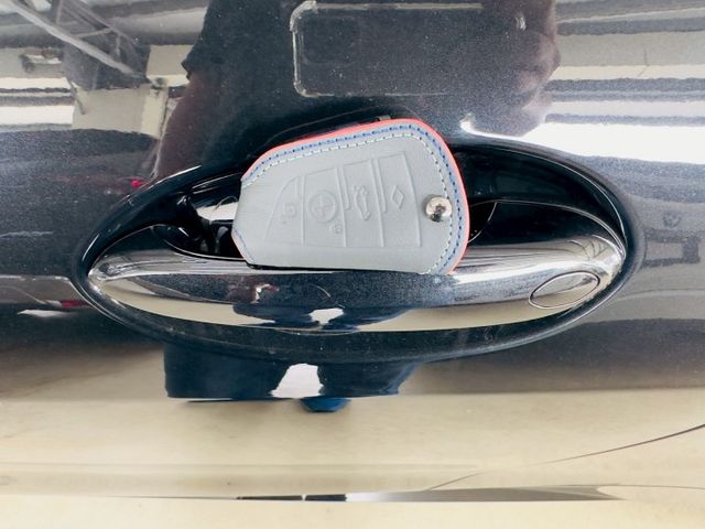 M版 配備~I-KEY/摸門/盲點/車道偏離/雙電動座椅/電動尾門/CARPLAY/360環景/曲線螢幕(北安店)  第14張相片