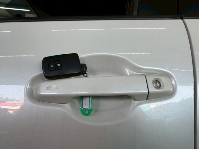 配備~I-KEY/摸門/定速/快撥/盲點/電動後視鏡/防滑/胎壓 (北安店)  第11張相片