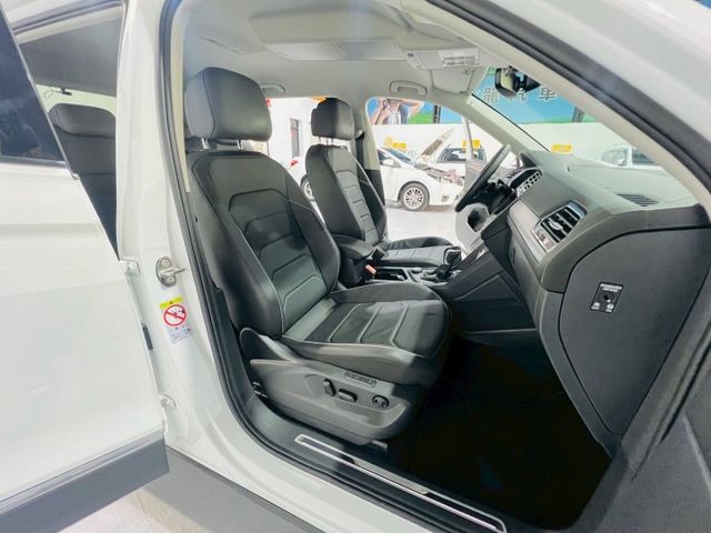 330 TSI 配備~I-KEY/摸門/雙電動記憶座椅/加熱座椅/電動尾門/360環景/車道偏離 (整備中需事先預約)  第4張相片