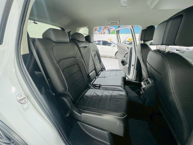 330 TSI 配備~I-KEY/摸門/雙電動記憶座椅/加熱座椅/電動尾門/360環景/車道偏離 (整備中需事先預約)  第5張相片