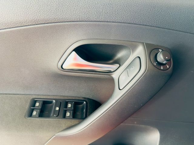 配備~ABS/高低可調大燈/防滑 全車原鈑件 車況良好 代步優質小車 可全貸 (北安店)  第12張相片