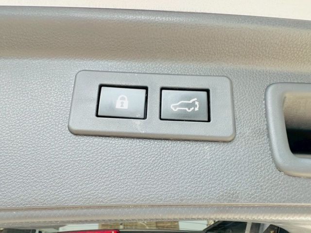 i-S EyeSight 配備~I-KEY/雙電動座椅/單記憶椅/盲點/換檔撥片/電動尾門/怠速  (整備中需事先預約)  第16張相片