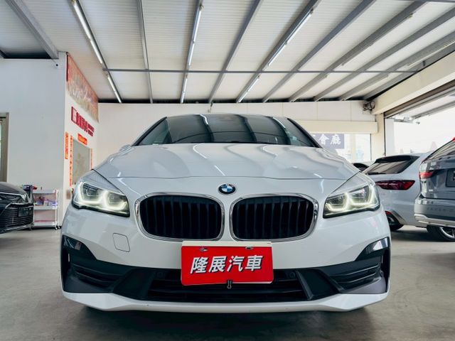配備~I-KEY/摸門/車道偏離/腳踢尾門/抬頭顯示器/雙電動座椅/單記憶椅/倒車顯影/衛星導航 全車原鈑件 (北安店)  第2張相片