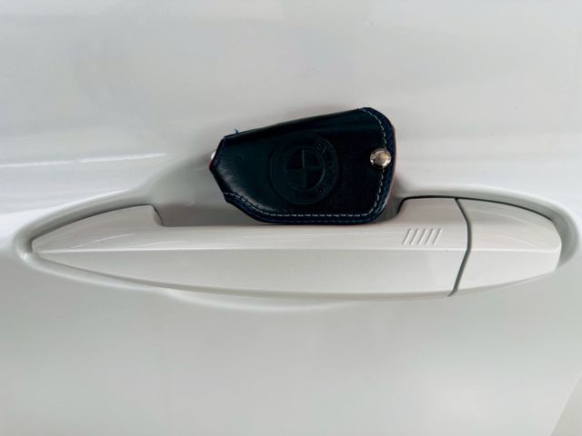 配備~I-KEY/摸門/車道偏離/腳踢尾門/抬頭顯示器/雙電動座椅/單記憶椅/倒車顯影/衛星導航 全車原鈑件 (北安店)  第12張相片