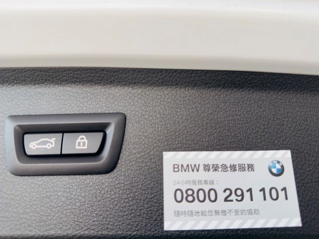 配備~I-KEY/摸門/車道偏離/腳踢尾門/抬頭顯示器/雙電動座椅/單記憶椅/倒車顯影/衛星導航 全車原鈑件 (北安店)  第16張相片
