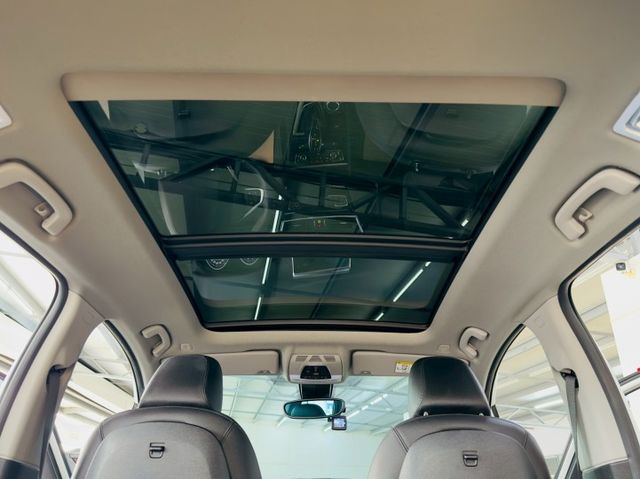 配備~I-KEY/摸門/車道偏離/腳踢尾門/抬頭顯示器/雙電動座椅/單記憶椅/倒車顯影/衛星導航 全車原鈑件 (北安店)  第17張相片