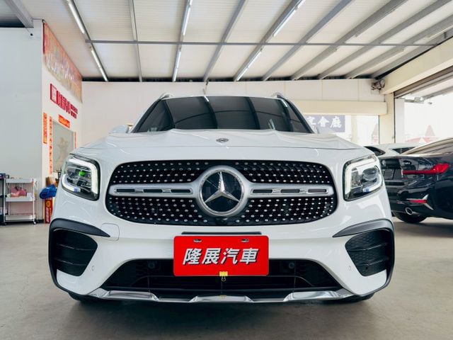 配備~I-KEY/摸門/盲點/CARPLAY/雙電動記憶座椅/電動尾門/換檔撥片/LED頭燈/AMG 原鈑件 (北安店)  第2張相片