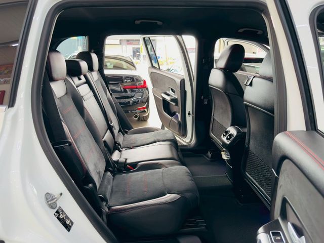 配備~I-KEY/摸門/盲點/CARPLAY/雙電動記憶座椅/電動尾門/換檔撥片/LED頭燈/AMG 原鈑件 (北安店)  第7張相片