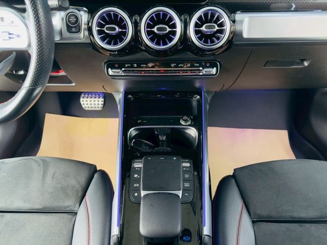 配備~I-KEY/摸門/盲點/CARPLAY/雙電動記憶座椅/電動尾門/換檔撥片/LED頭燈/AMG 原鈑件 (北安店)  第11張相片