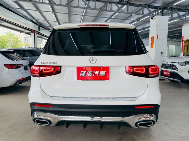 配備~I-KEY/摸門/盲點/CARPLAY/雙電動記憶座椅/電動尾門/換檔撥片/LED頭燈/AMG 原鈑件 (北安店)  第19張相片