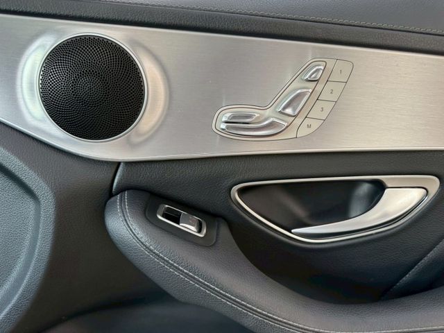AMG 配備~I-KEY/摸門/天窗/倒車顯影/衛星導航/雙電動記憶座椅/怠速/定速/恆溫 全車原鈑件 (北安店)  第16張相片