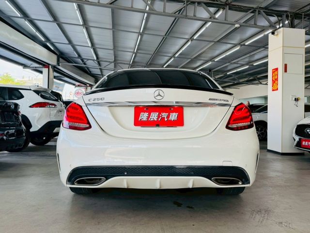 AMG 配備~I-KEY/摸門/天窗/倒車顯影/衛星導航/雙電動記憶座椅/怠速/定速/恆溫 全車原鈑件 (北安店)  第19張相片