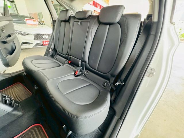 AT 配備~I-KEY/摸門/倒車顯影/怠速/恆溫/快撥/防滑  全車原鈑件 可全貸 (海佃店)  第5張相片