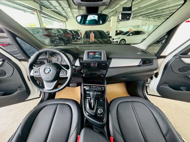 AT 配備~I-KEY/摸門/倒車顯影/怠速/恆溫/快撥/防滑  全車原鈑件 可全貸 (海佃店)  第8張相片