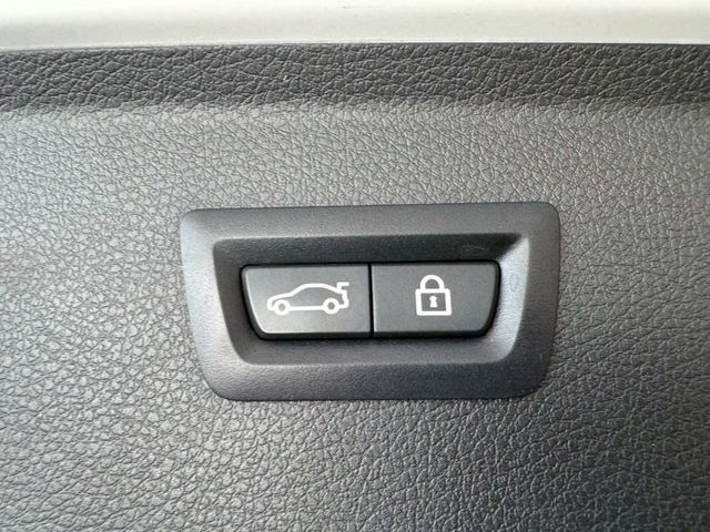 AT 配備~I-KEY/摸門/倒車顯影/怠速/恆溫/快撥/防滑  全車原鈑件 可全貸 (海佃店)  第16張相片