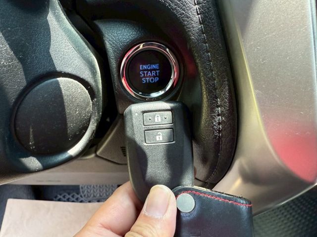 豪華版 配備~I-KEY/摸門/倒車顯影/衛星導航/快撥/恆溫/前後雷達/電動後視鏡/胎壓 (海佃店)  第14張相片