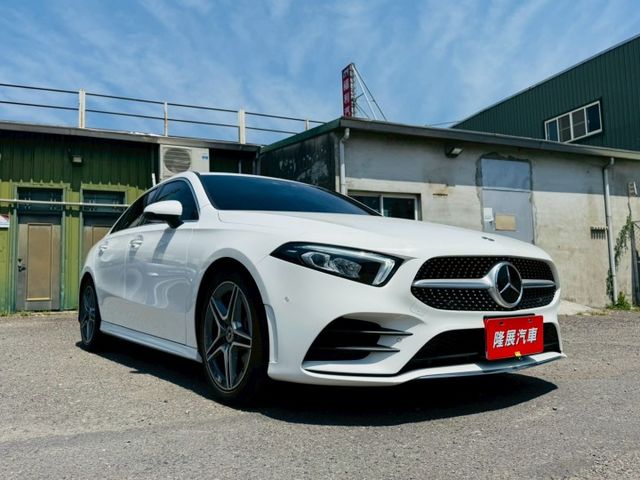 AMG 配備~I-KEY/摸門/雙電動記憶座椅/換檔撥片/怠速/CARPLAY/盲點/倒車顯影/ACC 原鈑件(北安店)  第3張相片