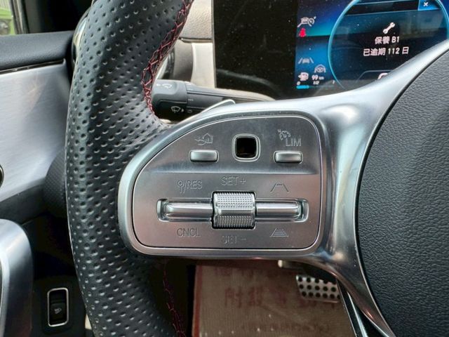 AMG 配備~I-KEY/摸門/雙電動記憶座椅/換檔撥片/怠速/CARPLAY/盲點/倒車顯影/ACC 原鈑件(北安店)  第16張相片