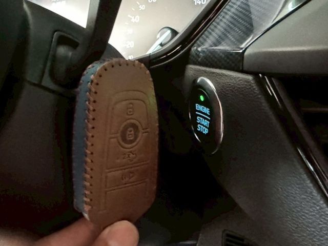 ST-LINE 配備~I-KEY/摸門/單電動椅/盲點/怠速/車道偏離/ACC/CARPLAY/BO音響/導航(海佃店)  第12張相片