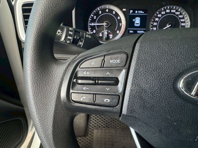 GLB版 配備~I-KEY/摸門/CARPLAY/無線充電板/車道偏離/倒車顯影/衛星導航/定速/防滑 (北安店)  第15張相片