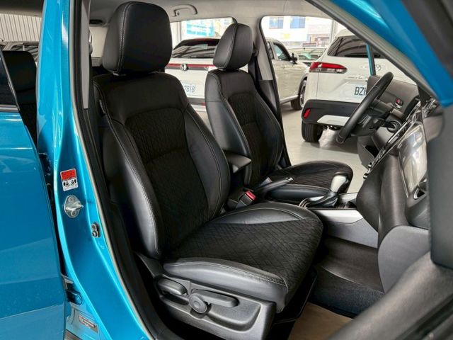 S版 配備~I-KEY/摸門/換檔撥片/車道偏離/CARPLAY/防追撞/胎壓/ACC/倒車顯影/防滑 (海佃店)  第6張相片
