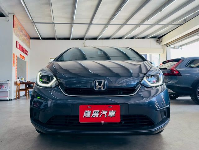 配備~I-KEY/摸門/CARPLAY/盲點/前後雷達/ACC/車道偏離/防滑/電動後視鏡/定速/LED頭燈 (北安店)  第2張相片