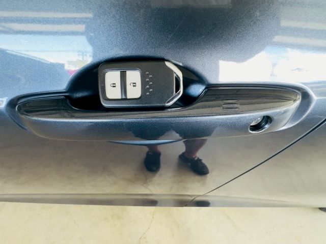 配備~I-KEY/摸門/CARPLAY/盲點/前後雷達/ACC/車道偏離/防滑/電動後視鏡/定速/LED頭燈 (北安店)  第12張相片