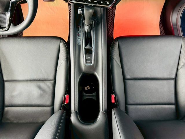 VTi-S 配備~I-KEY/摸門/360環景/換檔撥片/盲點/電動尾門/定速/電動後視鏡/防滑/快撥 (北安店)  第12張相片