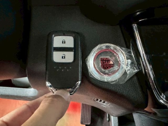 VTi-S 配備~I-KEY/摸門/360環景/換檔撥片/盲點/電動尾門/定速/電動後視鏡/防滑/快撥 (北安店)  第14張相片