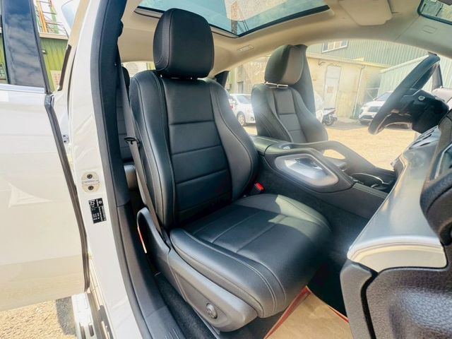 配備~I-LEY/摸門/ACC/360環景/盲點/電尾門/CARPLAY/怠速/車道偏離/雙電動座椅/全景天窗(北安店)  第5張相片