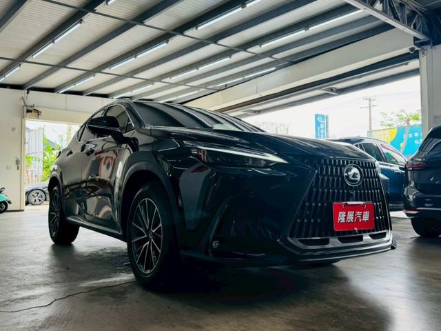 菁英版配備~I-KEY/摸門/360環景/盲點/腳踢電尾門/車道偏離/ACC/CARPLAY/電熱椅/換檔撥片(北安店)  第3張相片