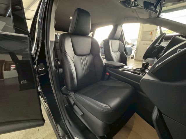 菁英版配備~I-KEY/摸門/360環景/盲點/腳踢電尾門/車道偏離/ACC/CARPLAY/電熱椅/換檔撥片(北安店)  第6張相片
