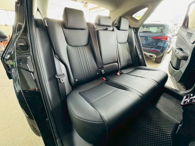 菁英版配備~I-KEY/摸門/360環景/盲點/腳踢電尾門/車道偏離/ACC/CARPLAY/電熱椅/換檔撥片(北安店)  第7張相片