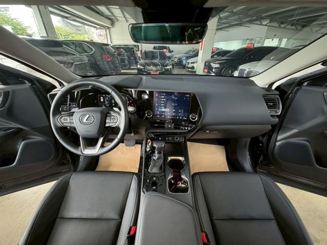 菁英版配備~I-KEY/摸門/360環景/盲點/腳踢電尾門/車道偏離/ACC/CARPLAY/電熱椅/換檔撥片(北安店)  第8張相片