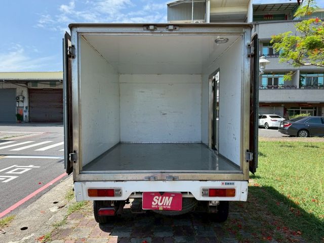 手排 賺錢好幫手 全車原鈑件 公里數僅跑4萬多 (海佃店)  第8張相片