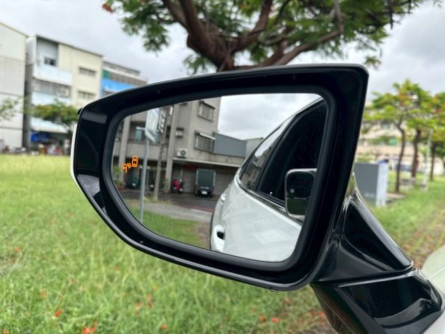 豪華版 原廠保養 配備~I-KEY/ACC/雙電動椅/盲點/環景/電尾門/LED頭燈 (海佃店)  第13張相片
