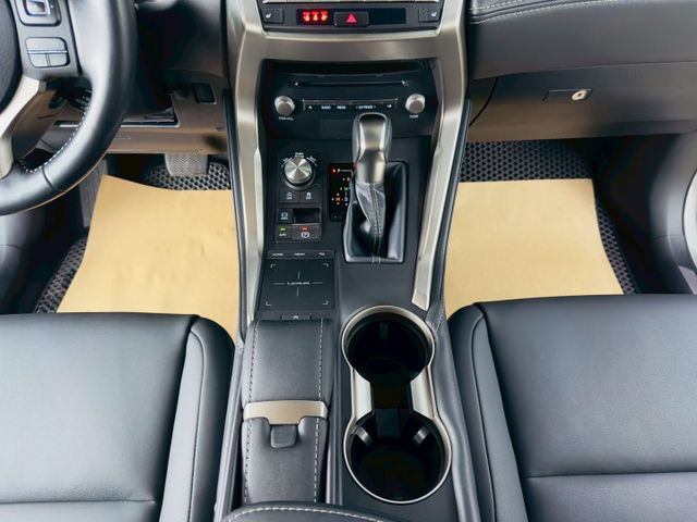 2020年式~菁英PLUS版 配備~I-KEY/雙電動椅/ACC/換檔撥片/倒車顯影/盲點/電尾門 (北安店)  第14張相片