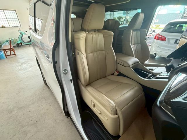 配備~I-KEY/摸門/雙電動座椅/四通風加熱椅/ACC/車道偏離/AUTO HOLD/360環景/雙電滑門 (北安店)  第6張相片