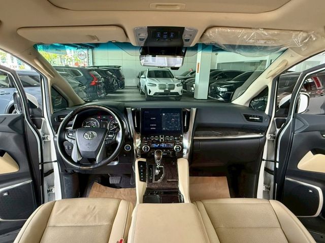 配備~I-KEY/摸門/雙電動座椅/四通風加熱椅/ACC/車道偏離/AUTO HOLD/360環景/雙電滑門 (北安店)  第9張相片