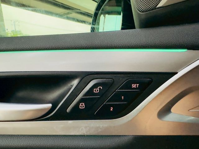 配備~I-KEY/摸門/360環景/盲點/HK音響/ACC/車道偏離/雙電動座椅/CARPLAY/電尾門 (北安店)  第15張相片